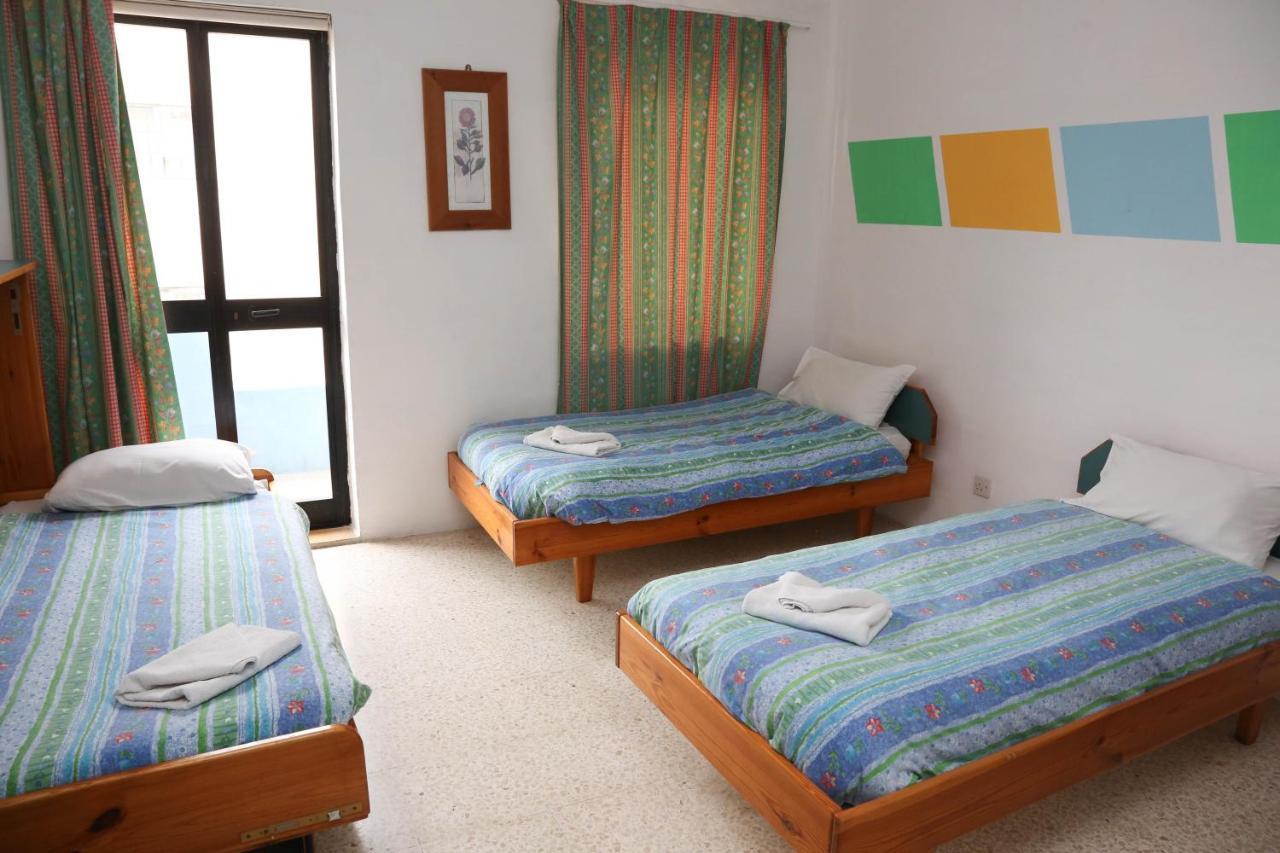 Hibernia & Hostel *